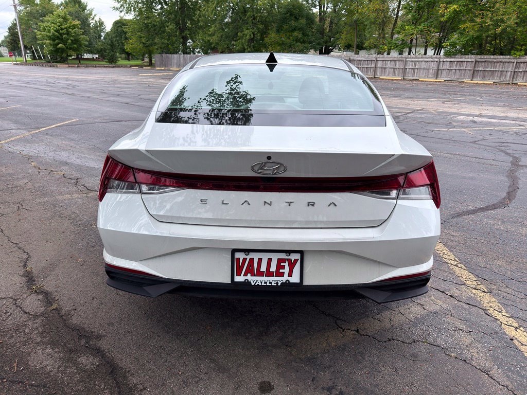 Used 2021 Hyundai Elantra SEL FWD image 10