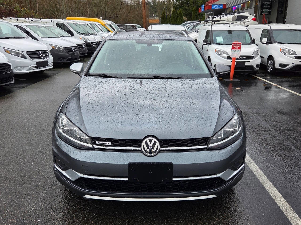 Used 2018 Volkswagen Golf Alltrack SE image 2