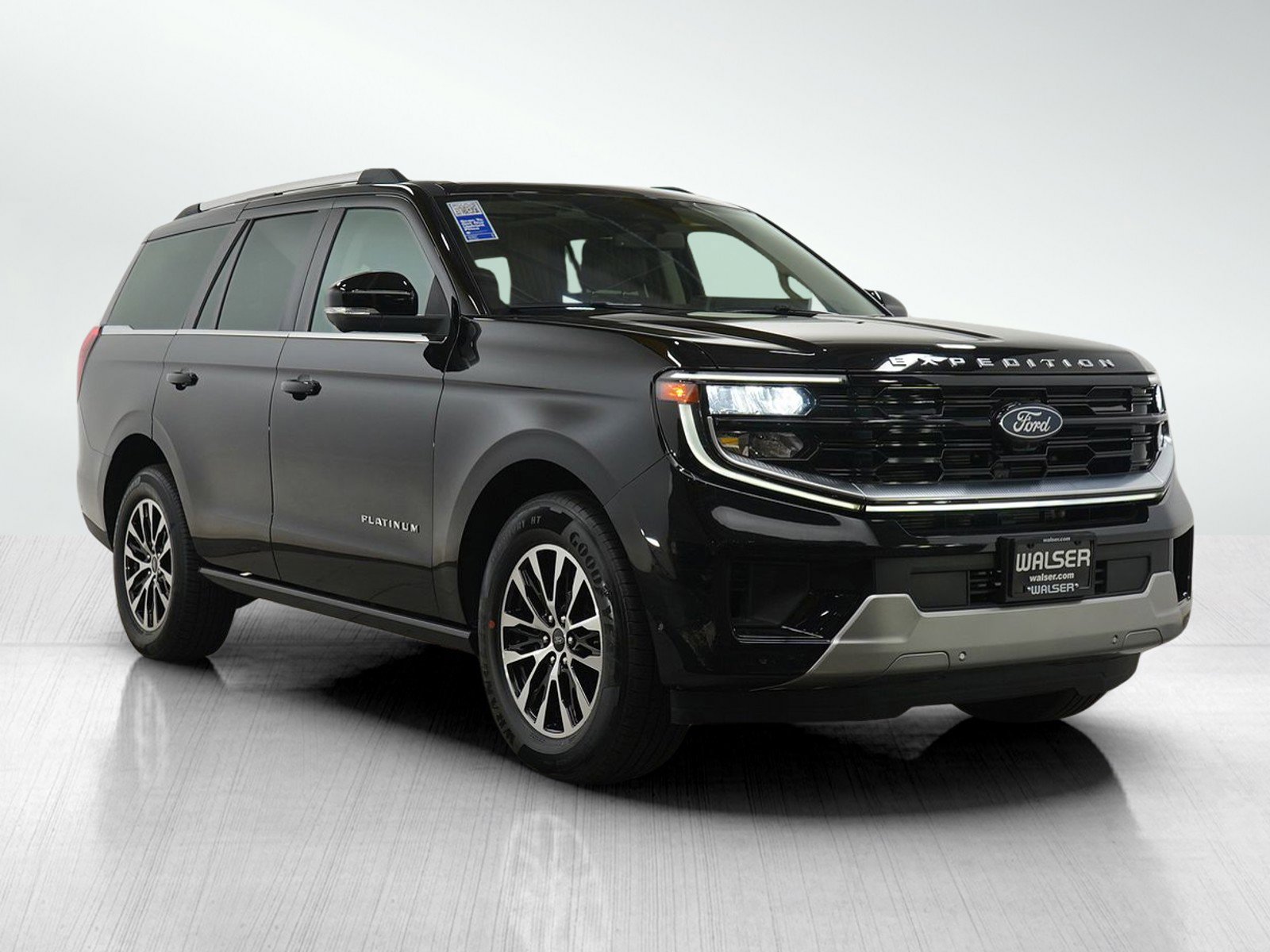 Used 2025 Ford Expedition Platinum image 7