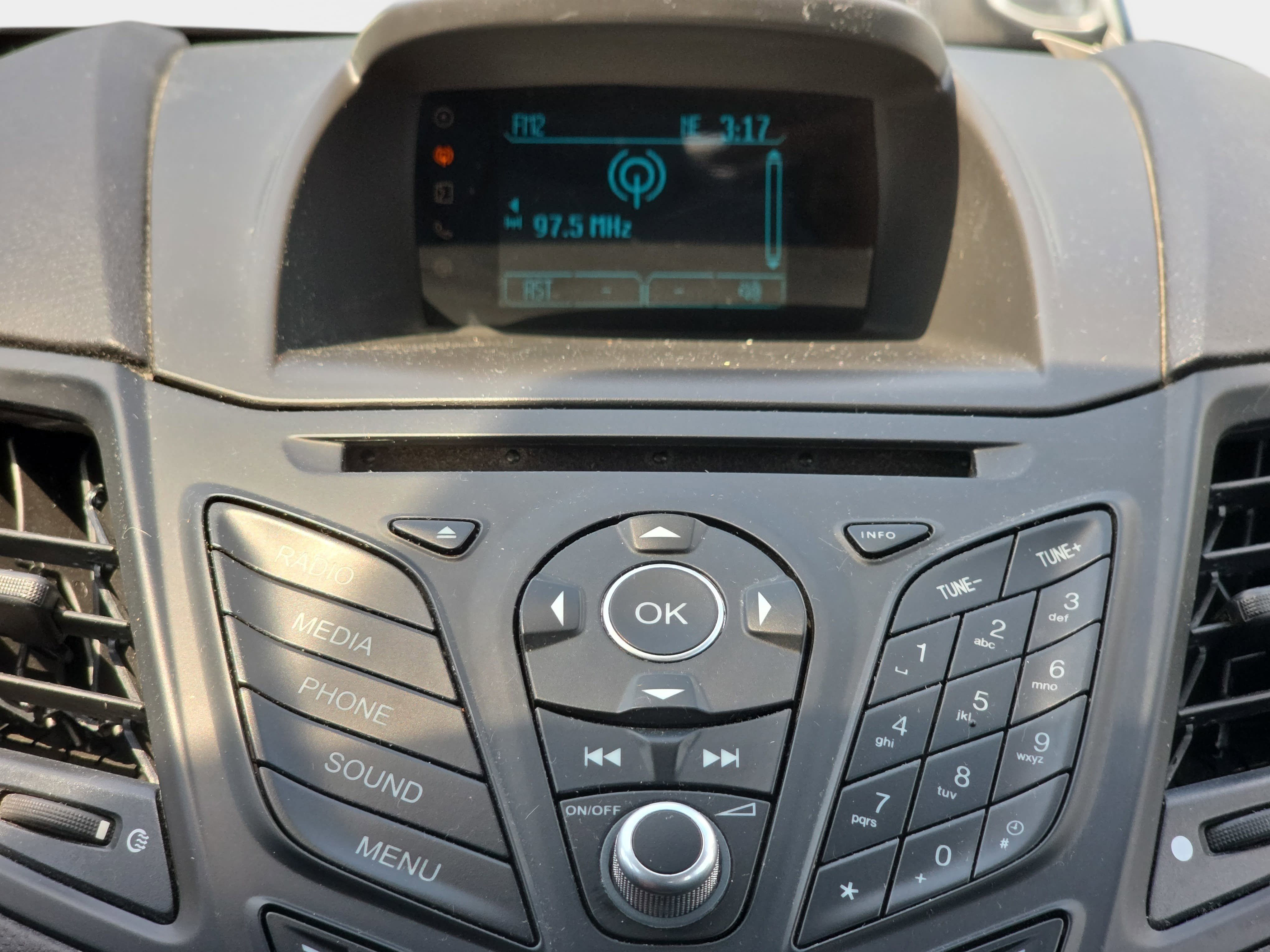 Used 2015 Ford Fiesta SE FWD image 21