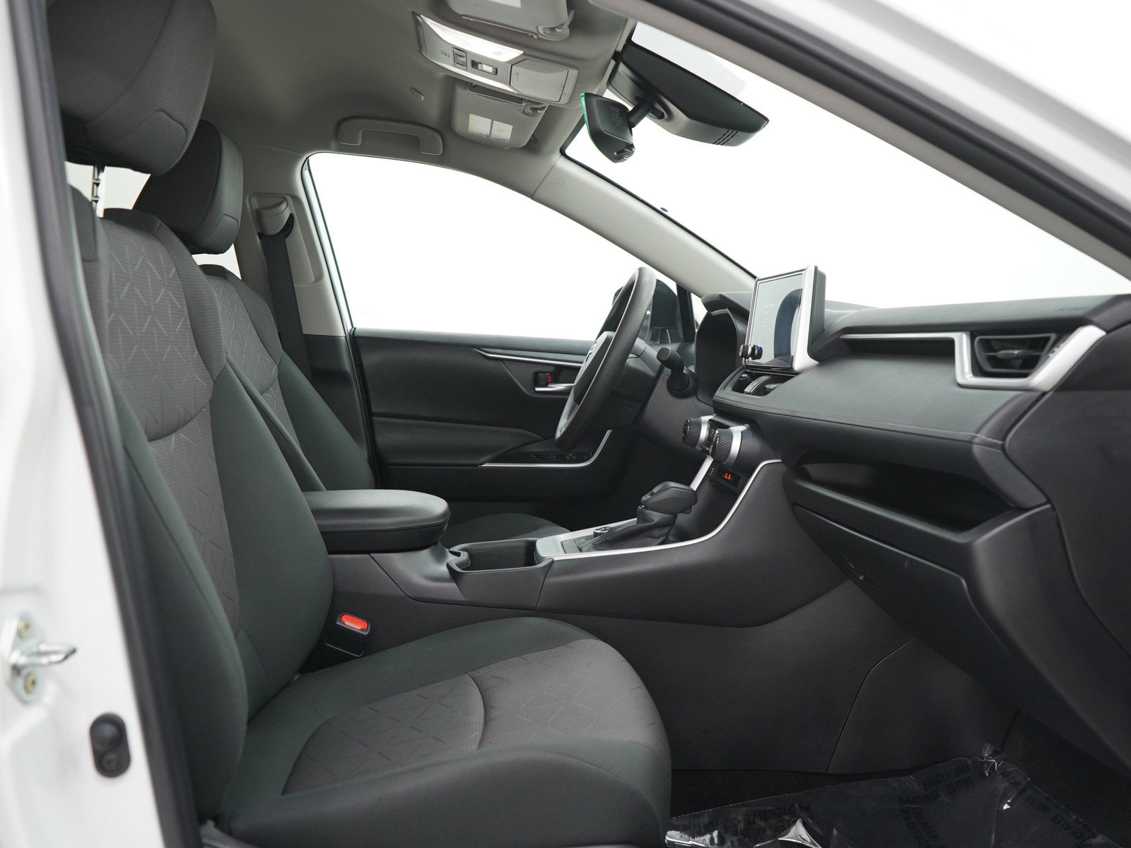Used 2024 Toyota RAV4 XLE AWD/4WD image 11