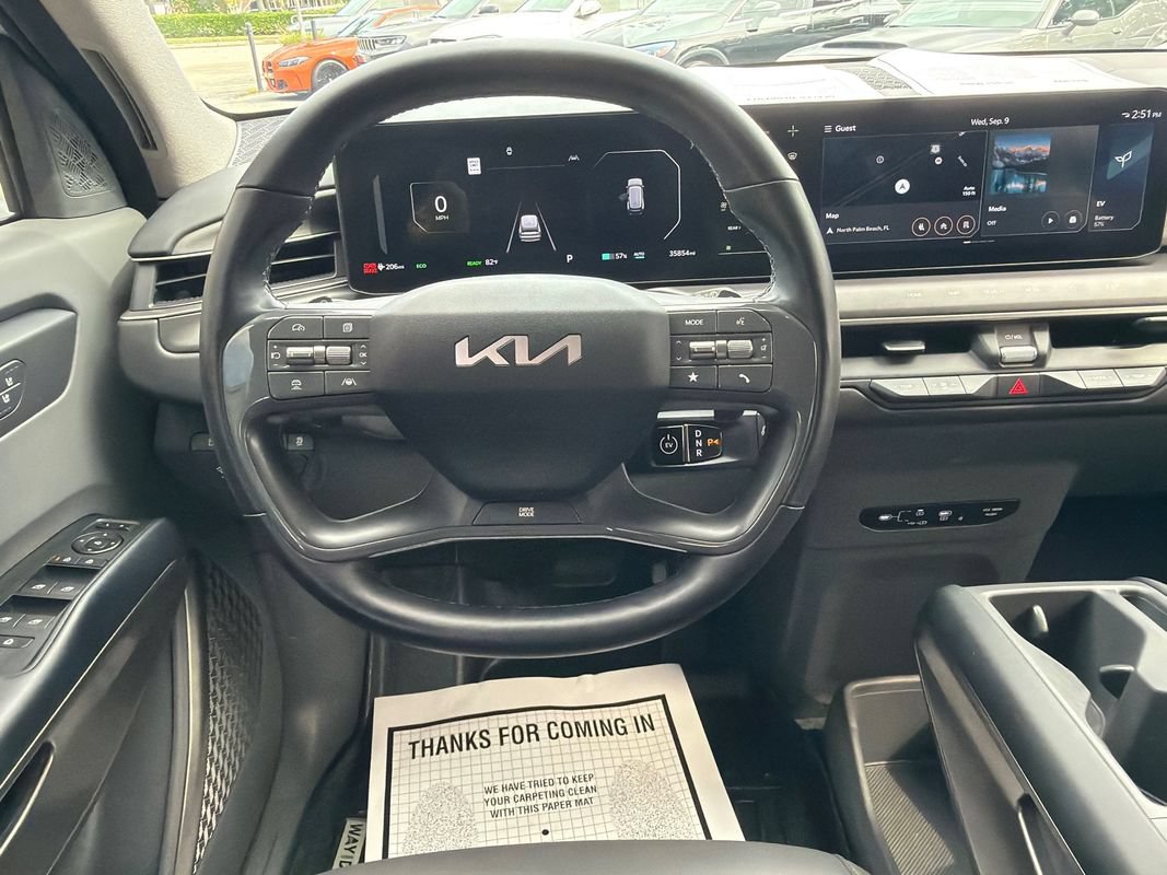 Used 2024 Kia EV9 Light Long Range RWD image 23