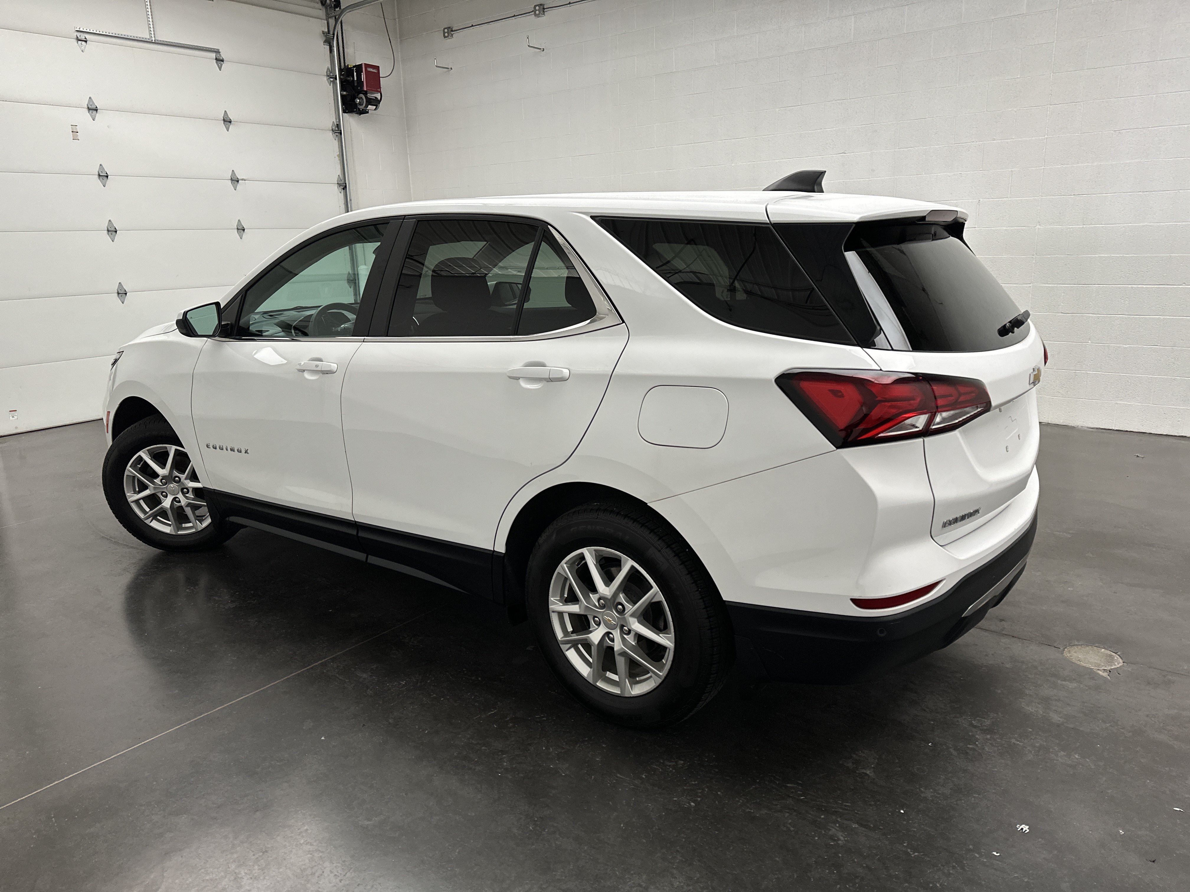 Used 2023 Chevrolet Equinox LT w/ LPO, Floor Liner Package AWD/4WD image 8
