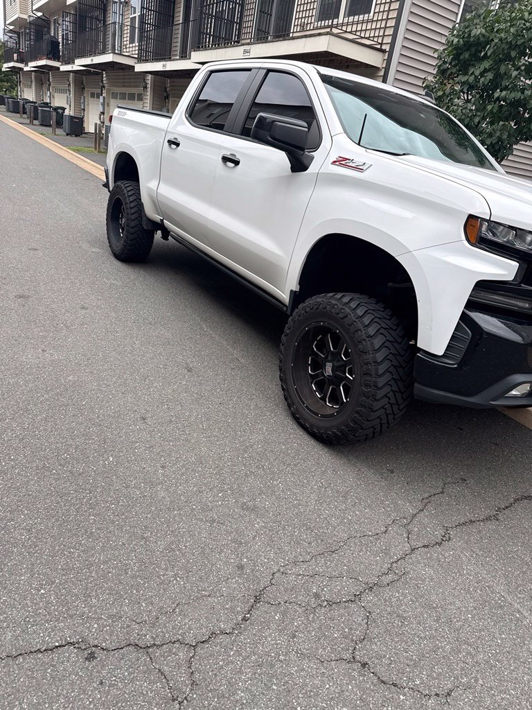 Used 2019 Chevrolet Silverado 1500 LT Trail Boss AWD/4WD image 2
