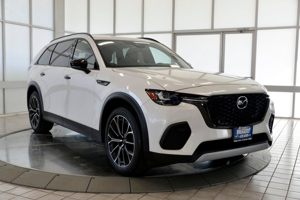 Certified 2025 MAZDA CX-70 Plug-In Hybrid w/ Premium Plus AWD/4WD image 2