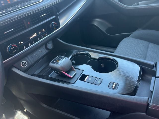Used 2023 Nissan Rogue SV FWD image 34