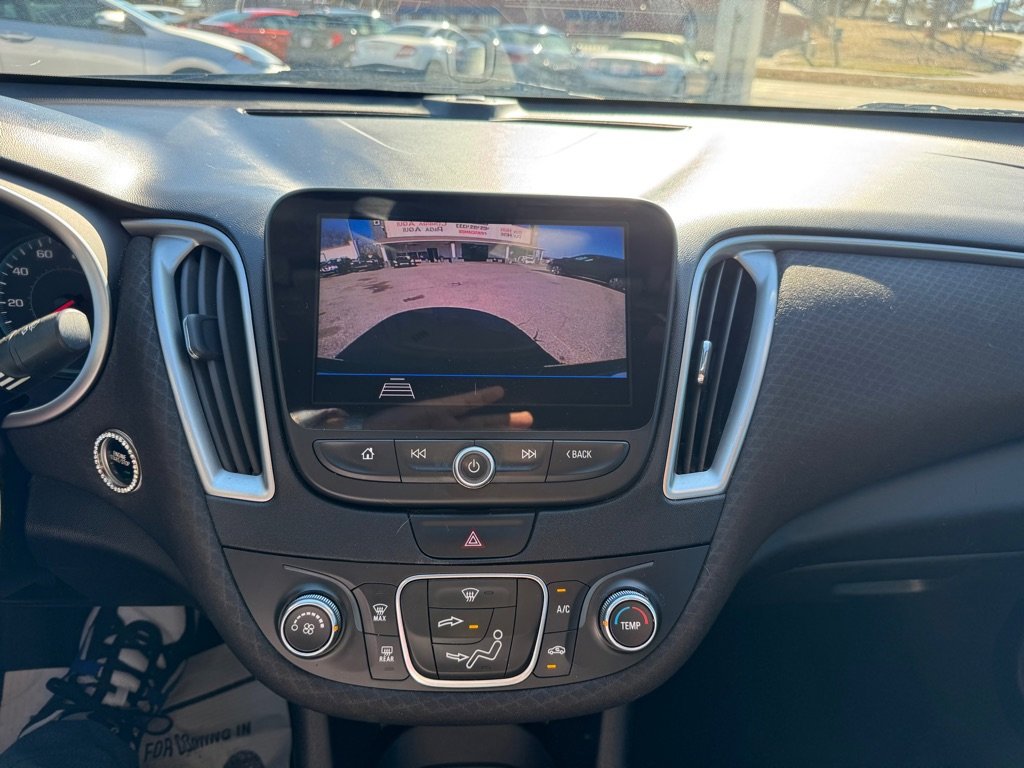 Used 2019 Chevrolet Malibu LS image 18