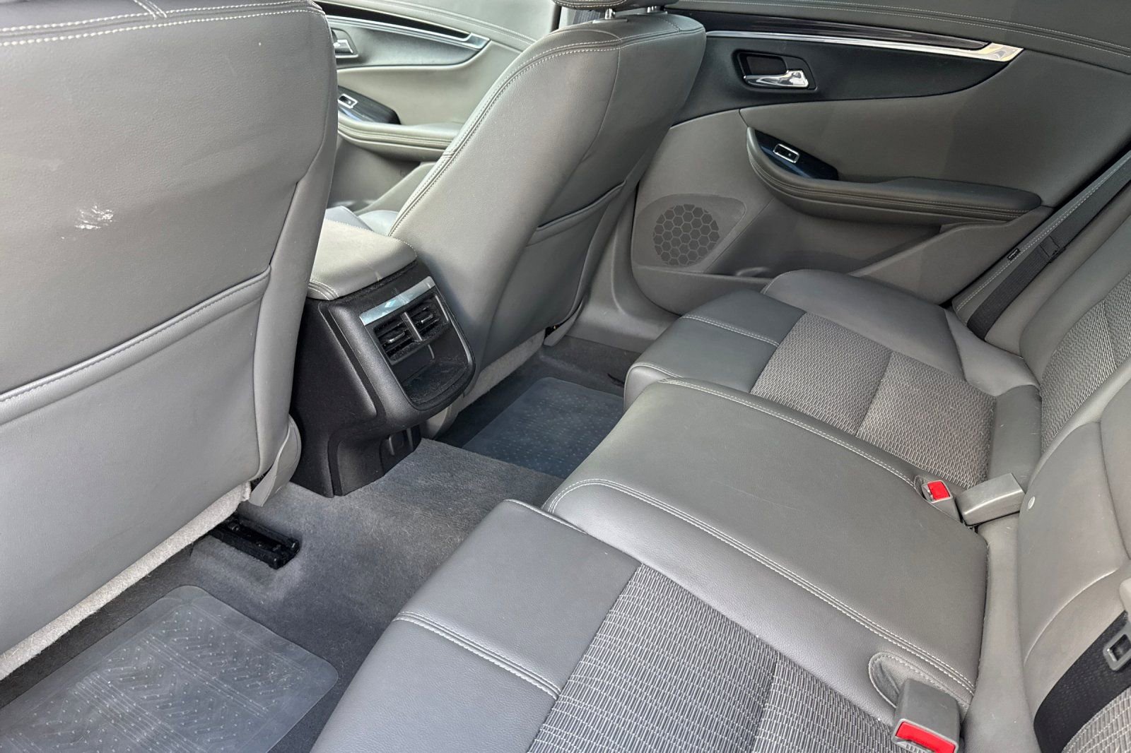 Used 2017 Chevrolet Impala LT image 15