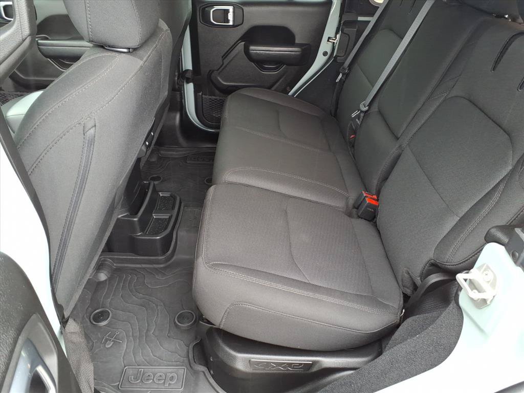 Used 2023 Jeep Wrangler Unlimited w/ Convenience Group AWD/4WD image 13