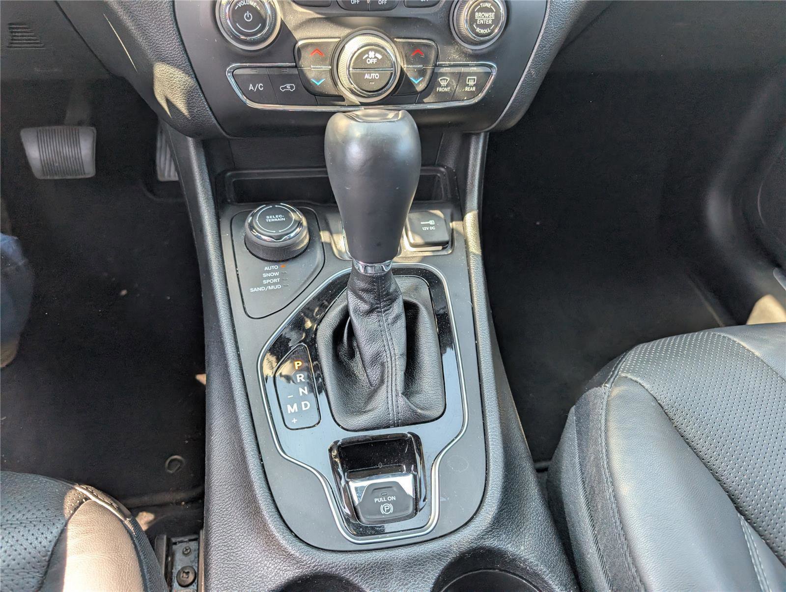 Used 2021 Jeep Cherokee Limited AWD/4WD image 22