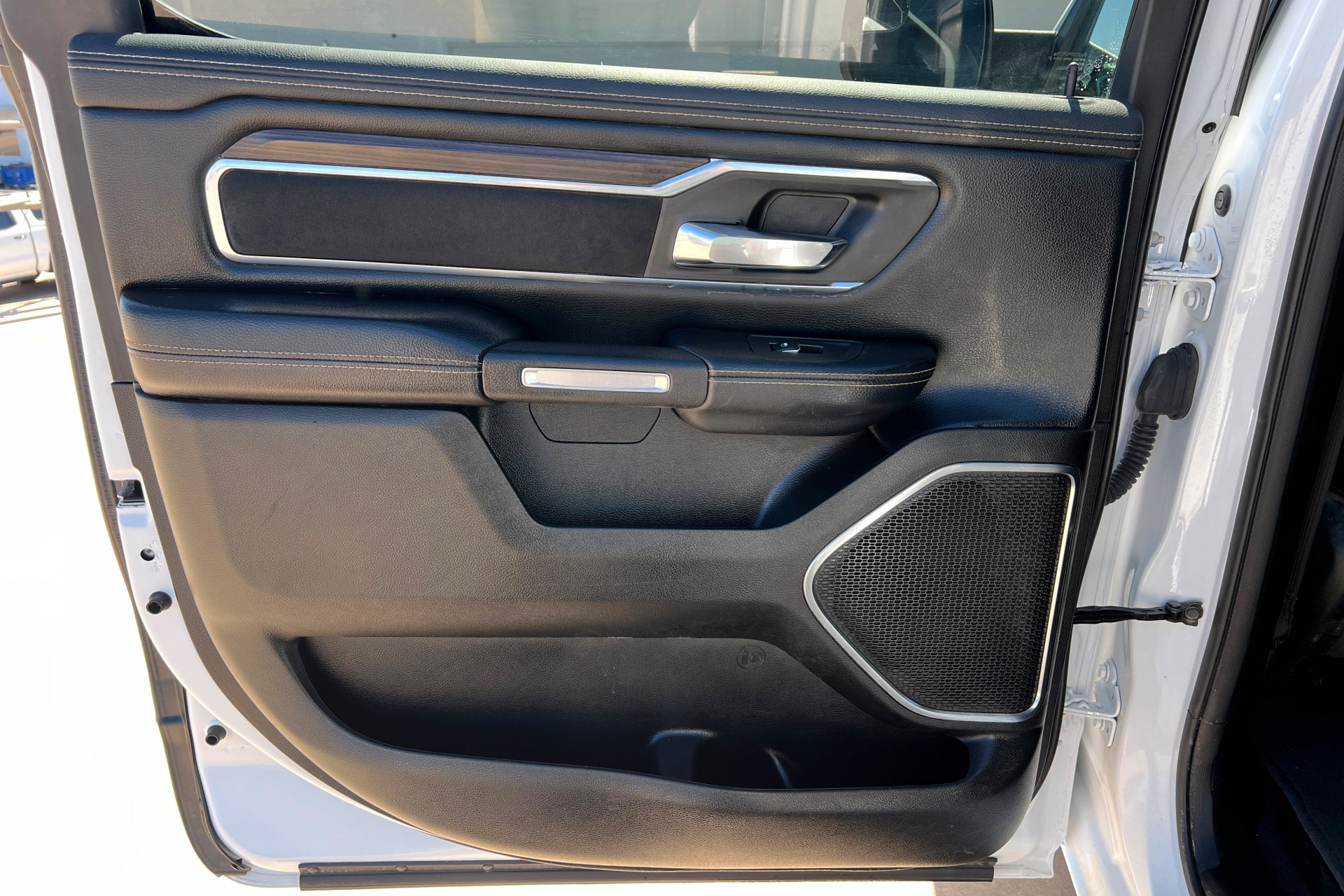 Used 2025 RAM 1500 Laramie image 18