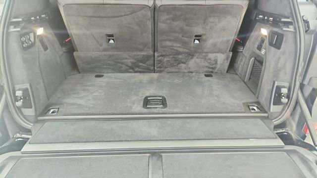 Used 2024 BMW X7 xDrive40i w/ M Sport Package image 15