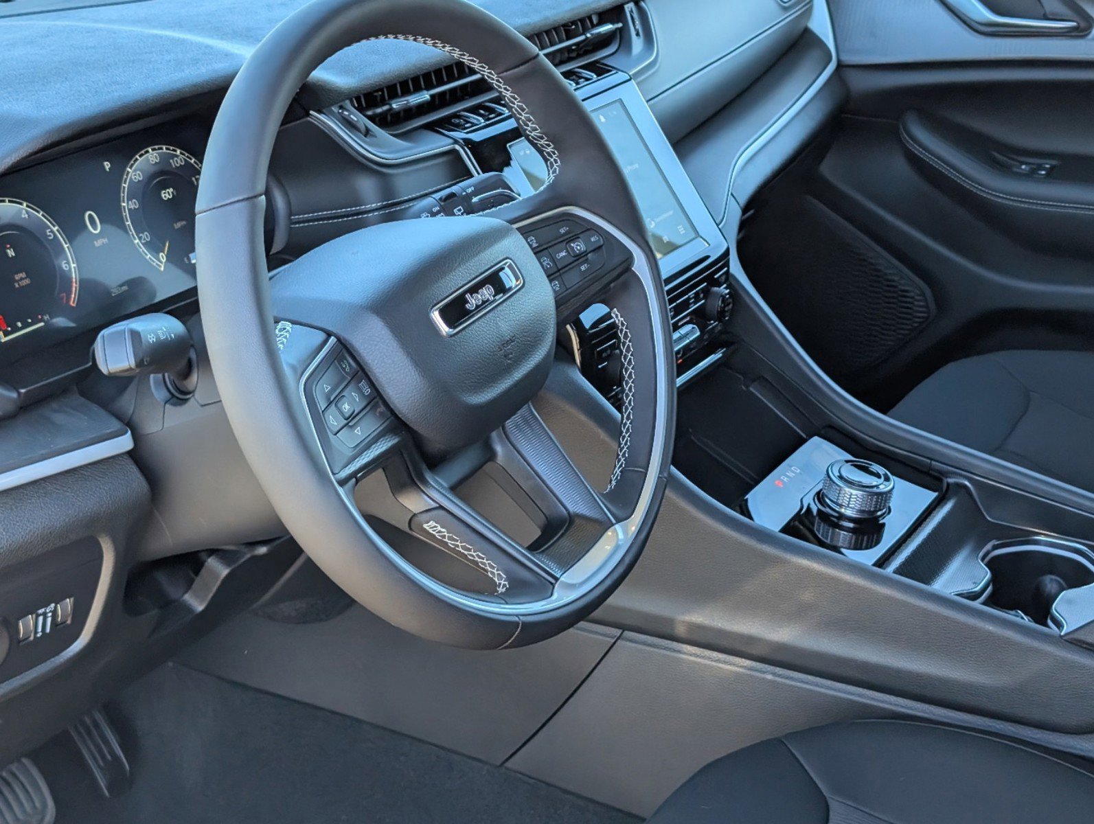 New 2024 Jeep Grand Cherokee Laredo X w/ Luxury Tech Group I image 16