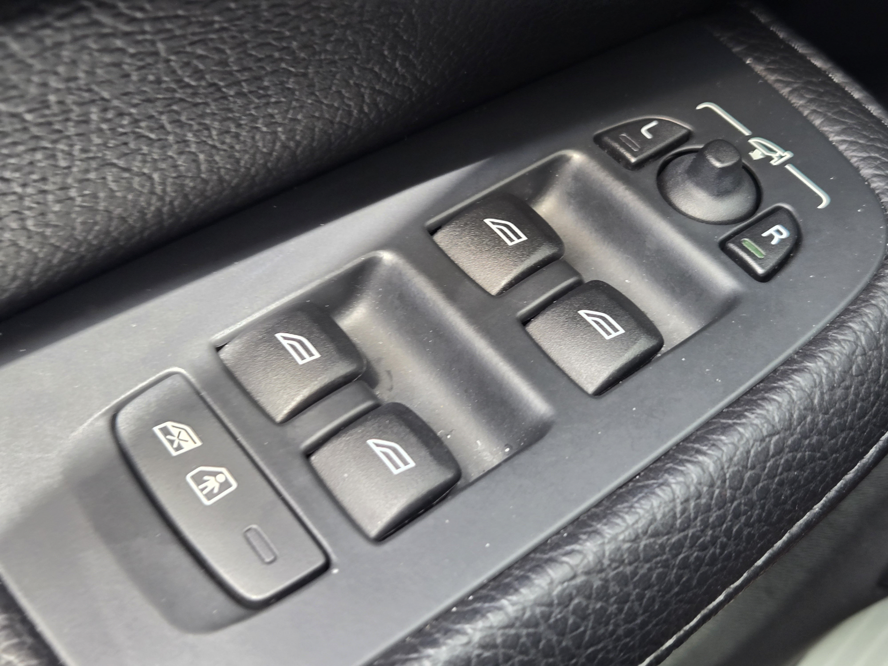 Used 2021 Volvo S60 T5 Inscription AWD/4WD image 23
