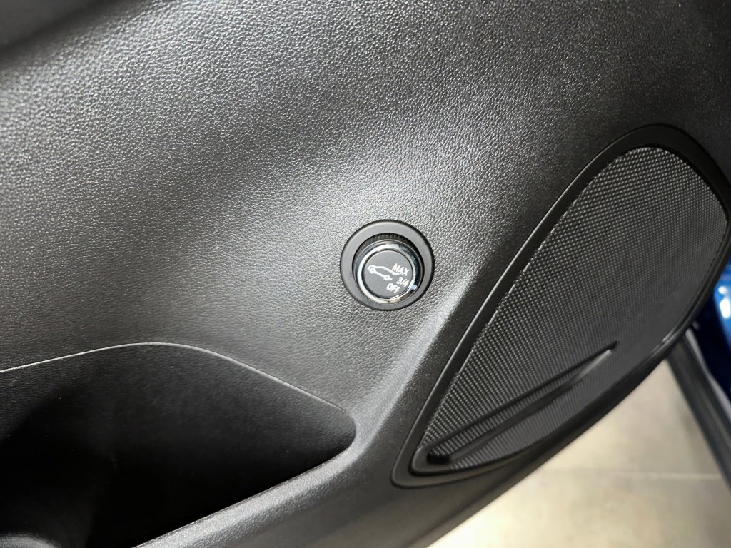 Certified 2023 Buick Envision Essence image 6