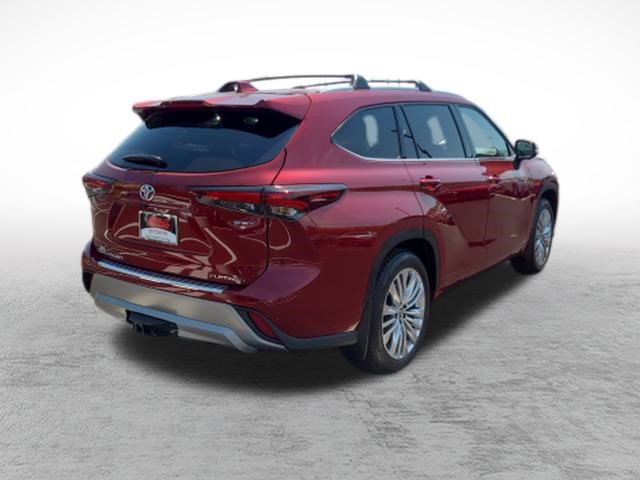 Certified 2026 Toyota Highlander Platinum AWD/4WD image 7