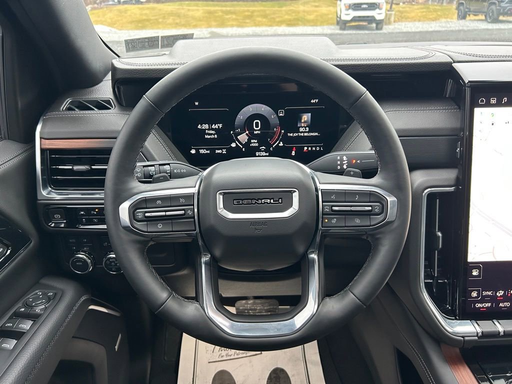 Used 2025 GMC Yukon Denali w/ Sun & Power Step Package image 4