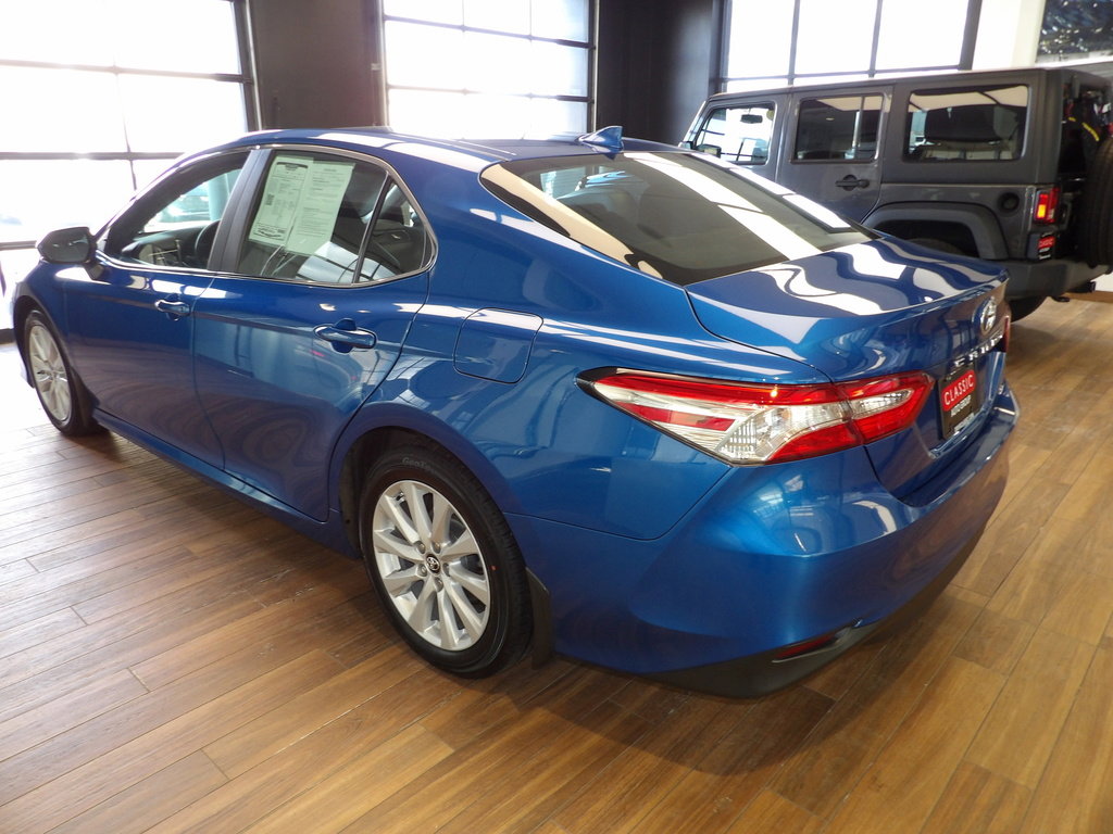 Used 2019 Toyota Camry LE image 8