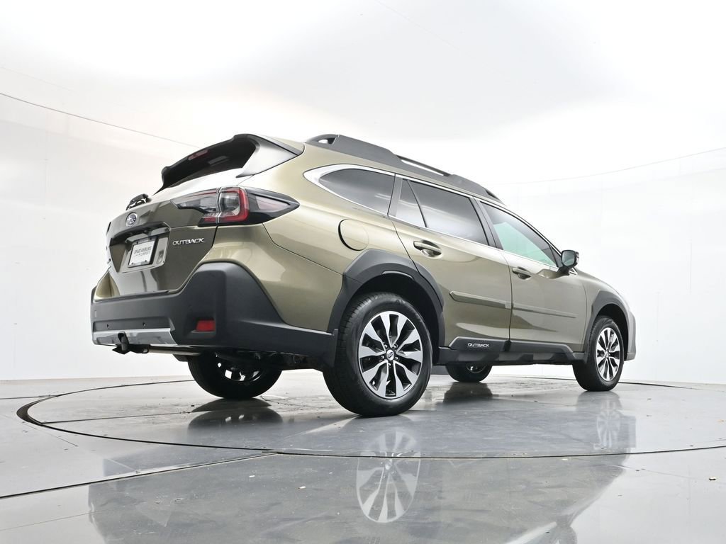 Used 2025 Subaru Outback Limited AWD/4WD image 38