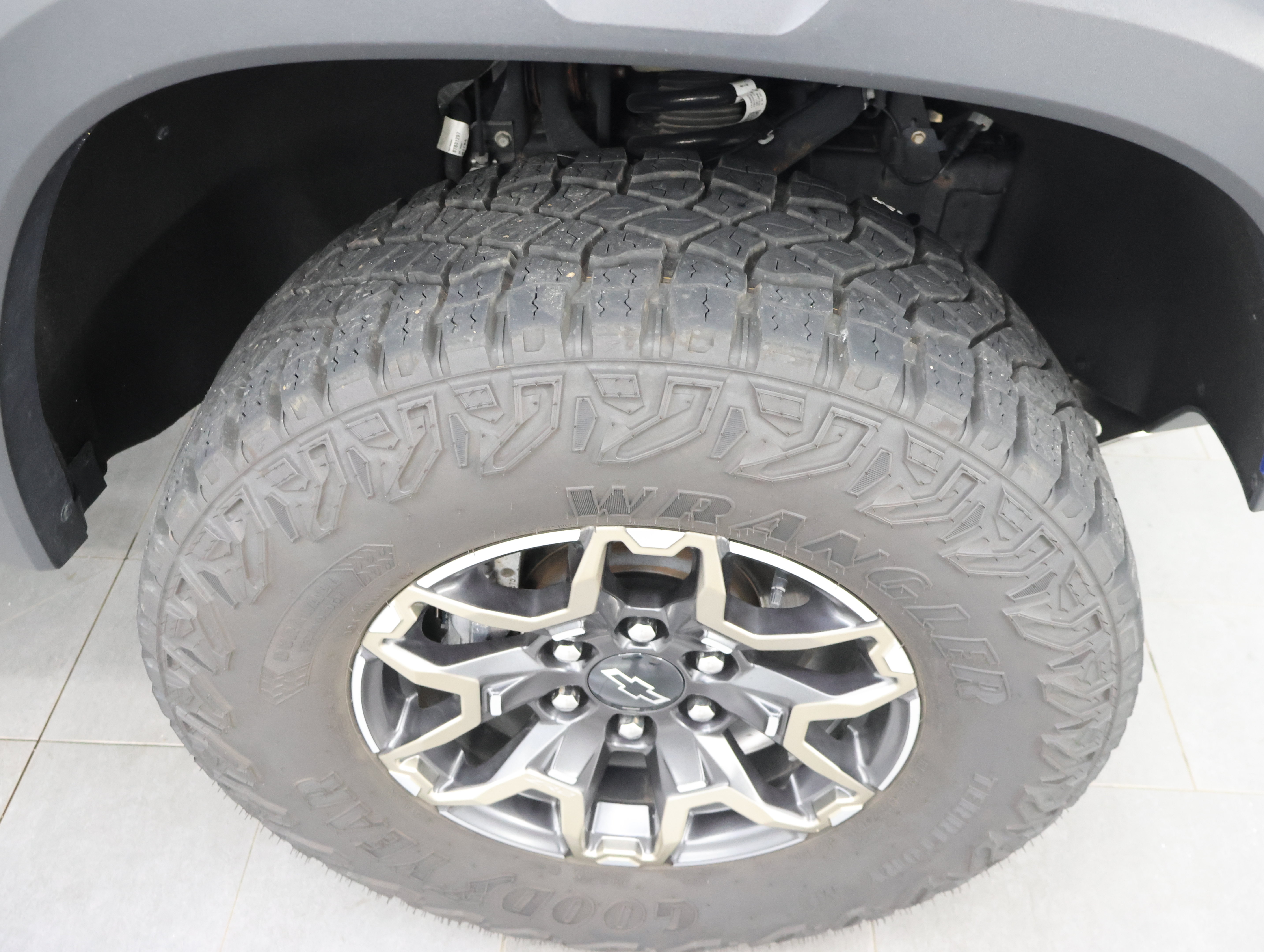 Used 2023 Chevrolet Colorado ZR2 w/ ZR2 Convenience Package III AWD/4WD image 3