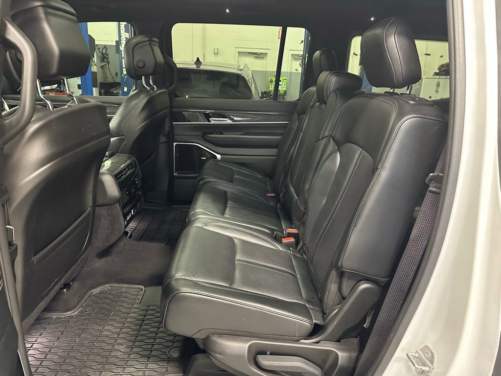 Used 2022 Jeep Wagoneer Series III w/ Premium Group I image 27