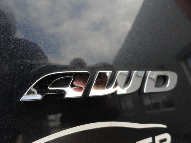 Used 2016 Chrysler 300 S w/ 300S Premium Group AWD/4WD image 4