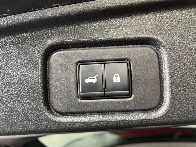 Used 2024 Nissan Pathfinder Platinum image 8