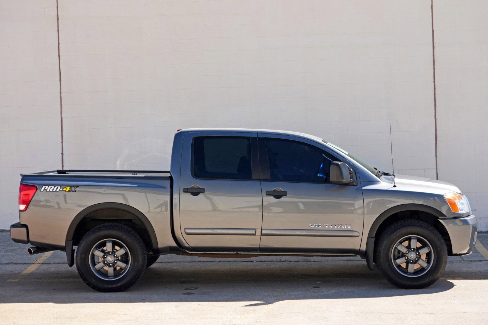 Used 2015 Nissan Titan PRO-4X AWD/4WD image 48