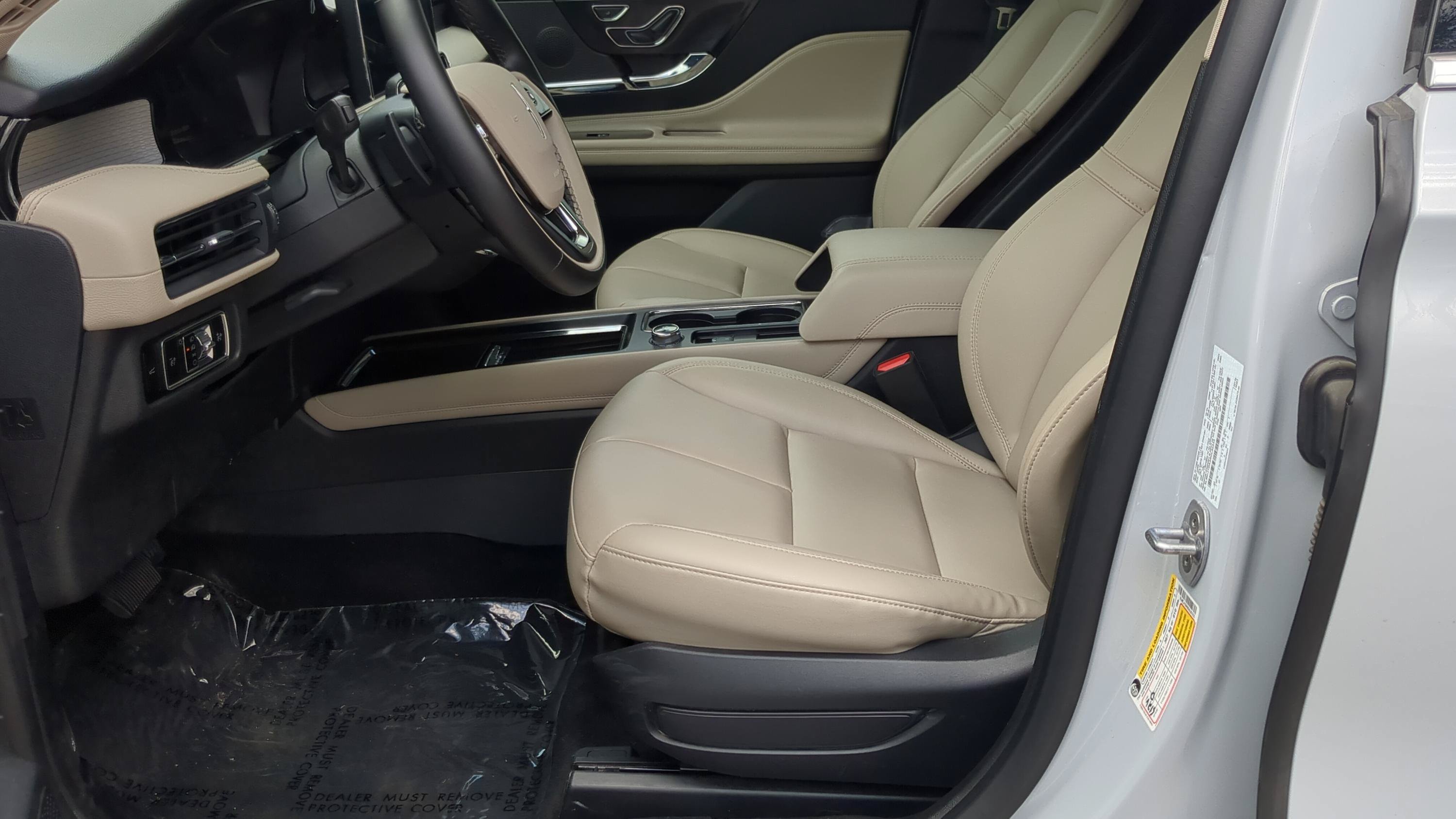 Used 2025 Lincoln Corsair AWD image 10