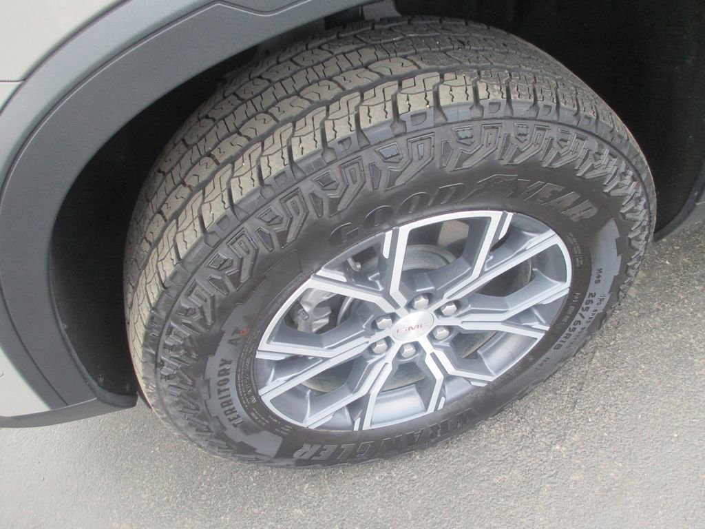 Used 2026 GMC Acadia AT4 w/ Super Cruise Package AWD/4WD image 14