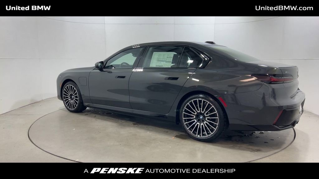 New 2026 BMW 750e xDrive w/ Premium Package image 6