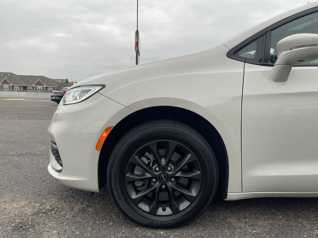 Used 2021 Chrysler Pacifica Limited w/ S Appearance Package image 10