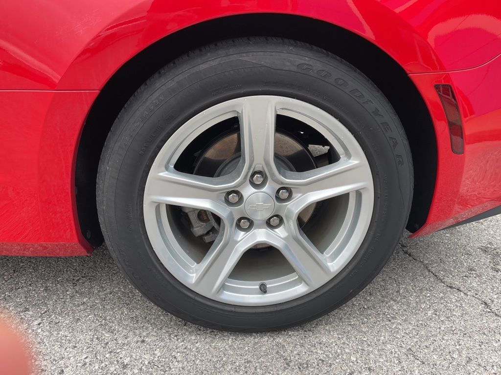 Used 2018 Chevrolet Camaro LT w/ Technology Package RWD image 36