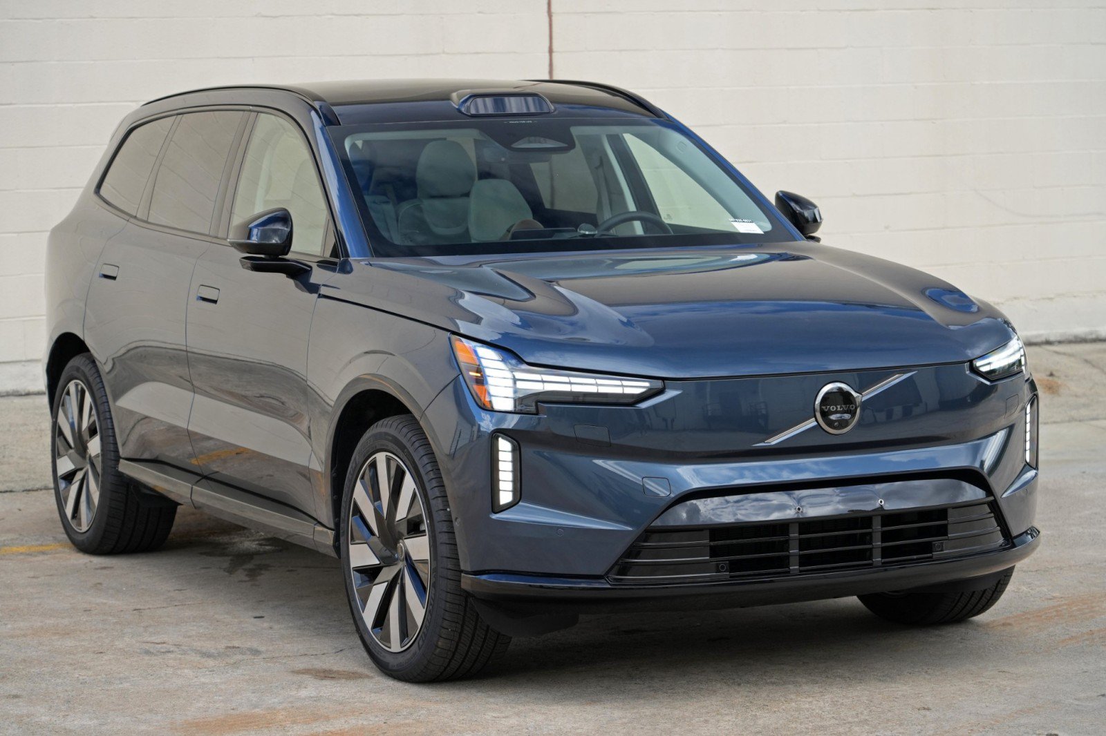 Used 2025 Volvo EX90 Ultra AWD/4WD image 53