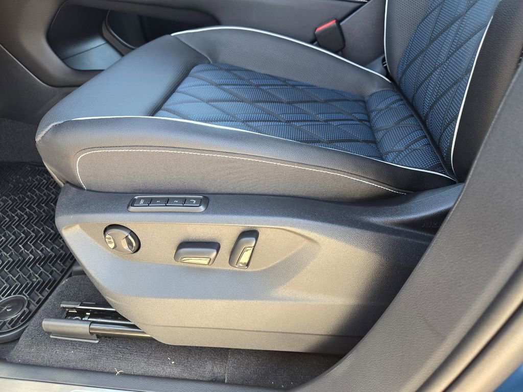 New 2026 Volkswagen Atlas Cross Sport SEL Premium R-Line image 19