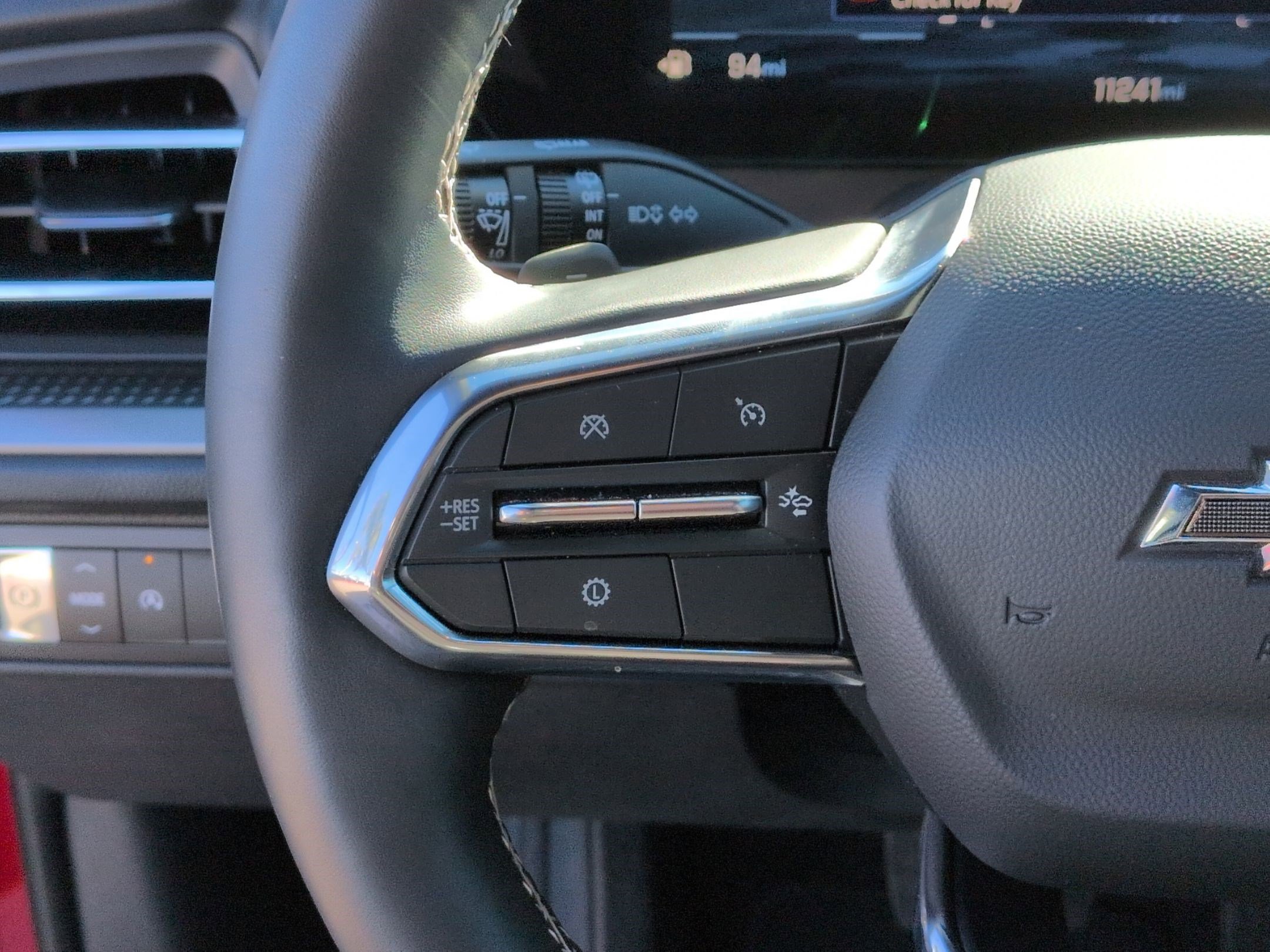 Used 2025 Chevrolet Traverse LT w/ Midnight/Sport Edition image 19