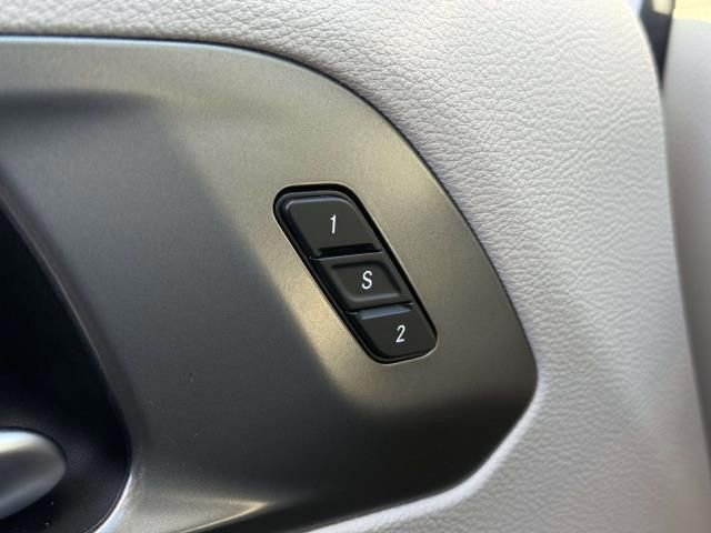 Used 2023 Chrysler Pacifica Touring-L FWD image 18