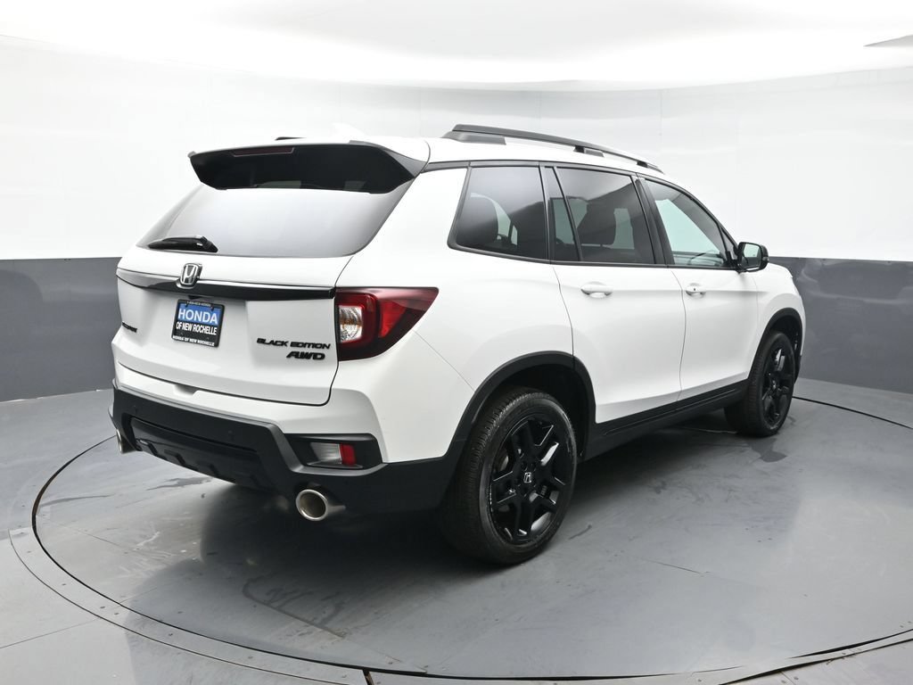 Certified 2024 Honda Passport Black Edition image 6