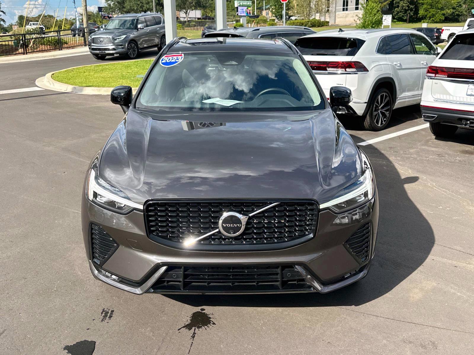 Certified 2025 Volvo XC60 B5 Plus image 8