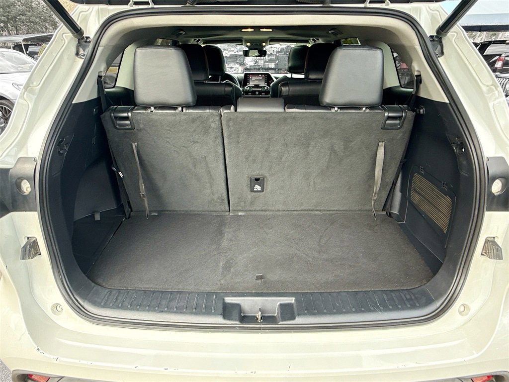 Used 2021 Toyota Highlander XLE image 29