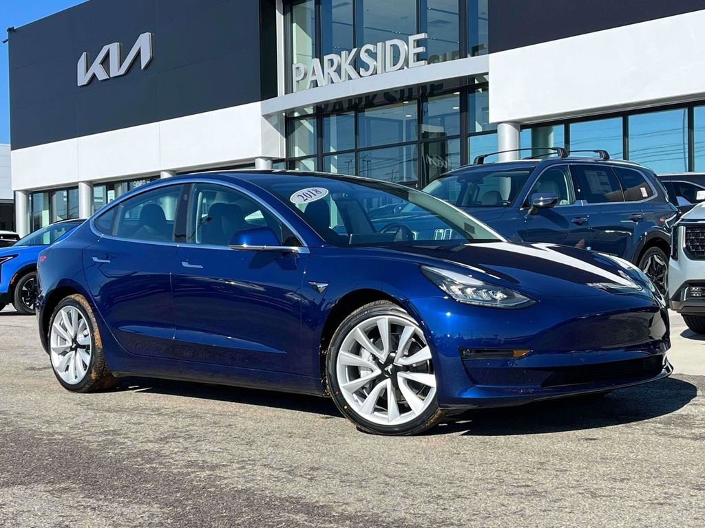 Used 2018 Tesla Model 3 Long Range image 1