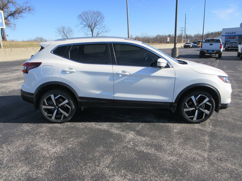 Used 2020 Nissan Rogue Sport SL image 6