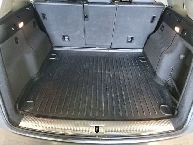 Used 2017 Audi Q5 2.0T Premium Plus w/ Technology Package image 8