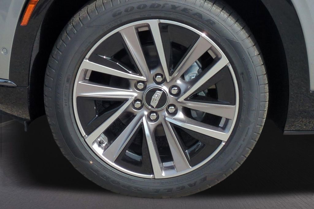 New 2026 Cadillac Vistiq Luxury w/ LPO, Floor Liner Package AWD/4WD image 15