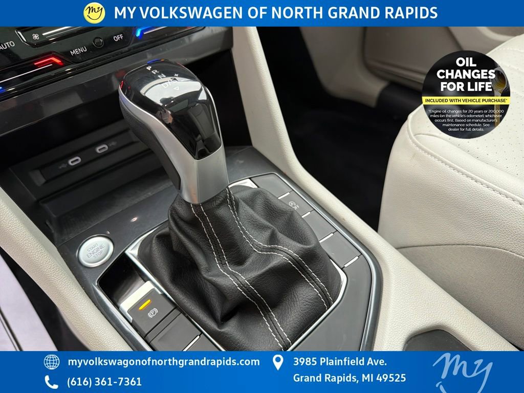 Used 2022 Volkswagen Tiguan SE w/ Panoramic Sunroof Package image 29