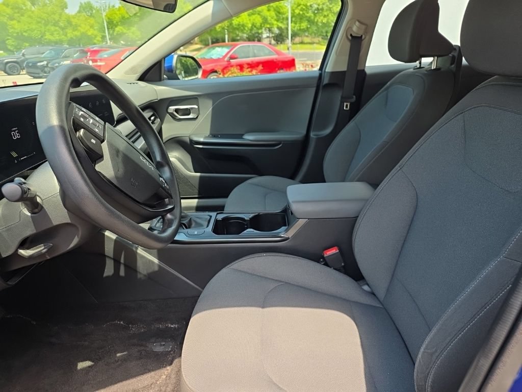 Used 2025 Kia K4 FWD image 18
