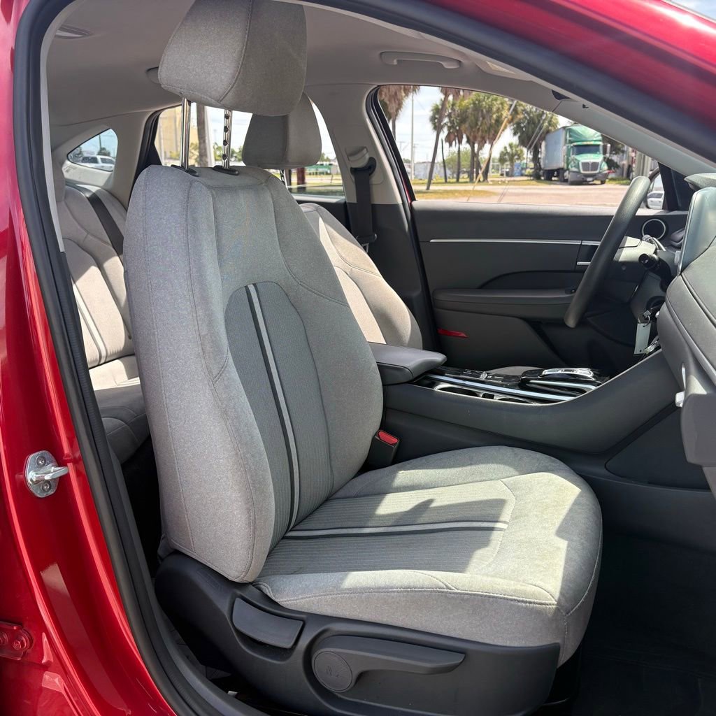 Used 2021 Hyundai Sonata SE w/ Preferred Accessory Package image 15