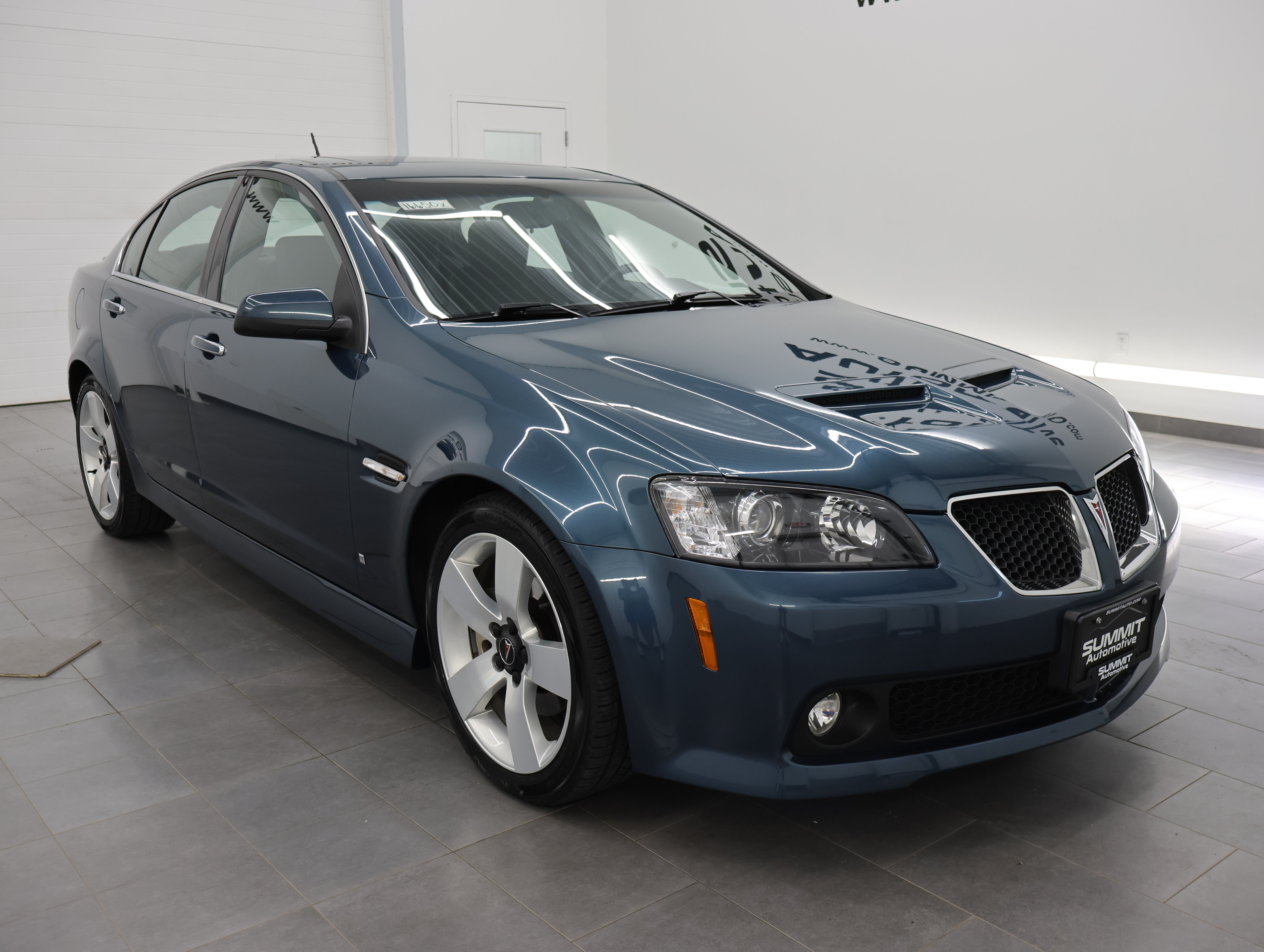 Used 2009 Pontiac G8 GT w/ Premium Package RWD image 2