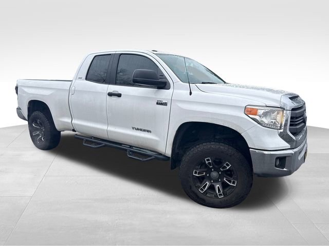 Used 2015 Toyota Tundra SR5 w/ SR5 Upgrade Package image 31