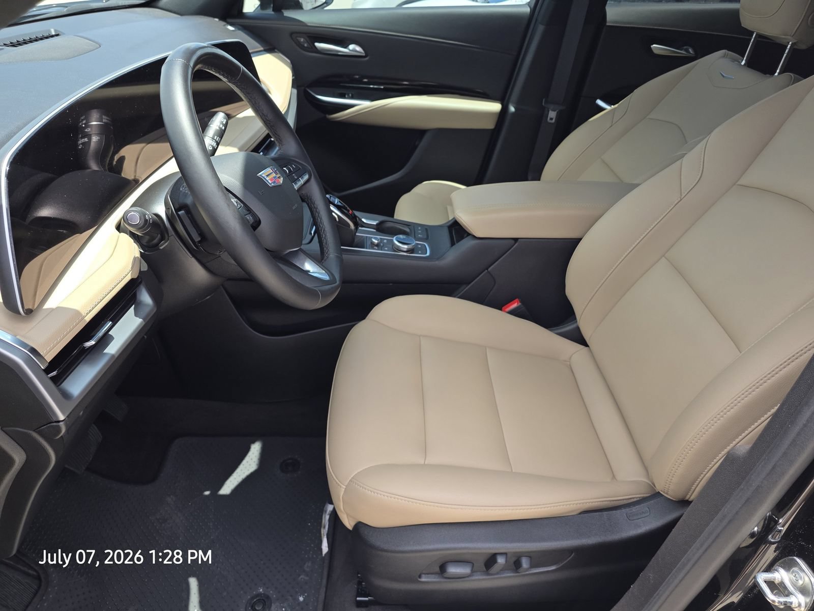 Used 2024 Cadillac XT4 Luxury w/ Cold Weather Package FWD image 14